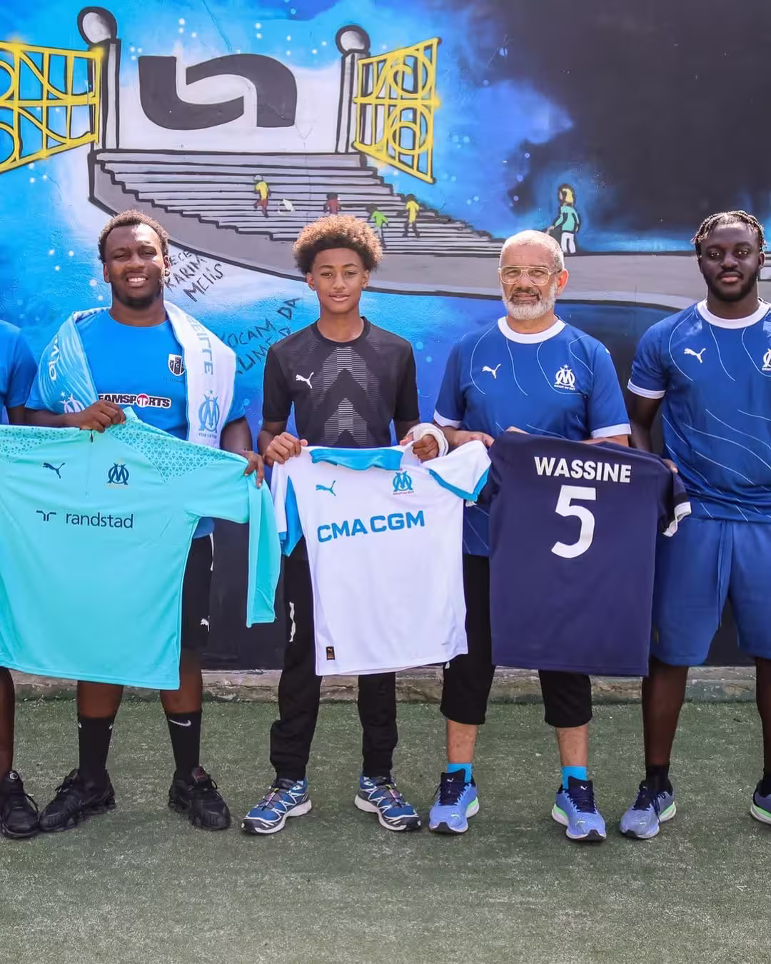 Photo de Msaidie Djamalie pour l'obtention du BMF et Bourhani Wassine pour sa signature avec L'OM